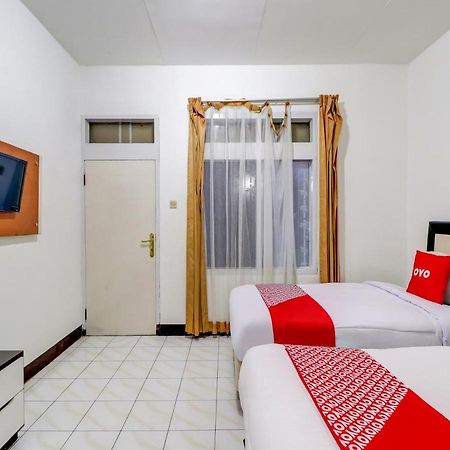 Oyo 3341 Ten Guest House Bandung Exterior photo