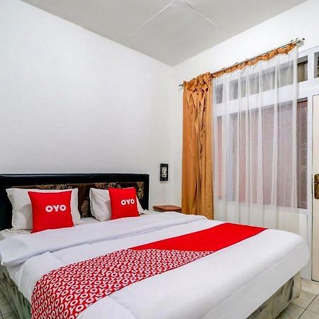 Oyo 3341 Ten Guest House Bandung Exterior photo
