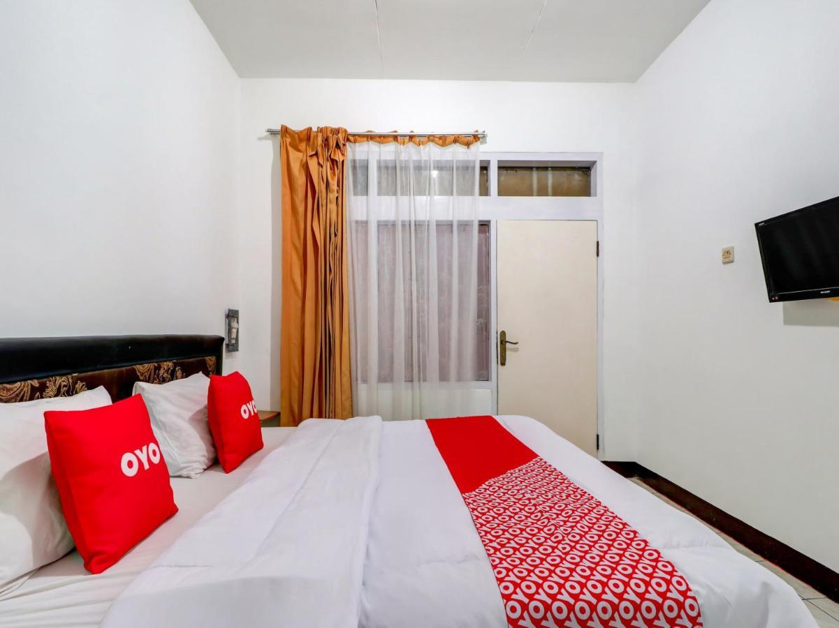 Oyo 3341 Ten Guest House Bandung Exterior photo