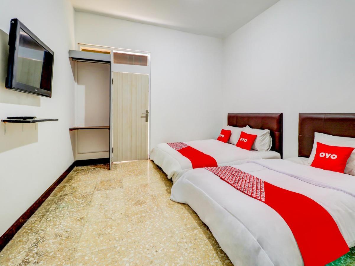 Oyo 3341 Ten Guest House Bandung Exterior photo